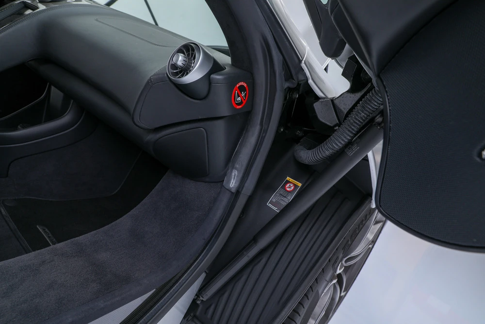 2012 McLaren MP4-12C - Image 16 of 31