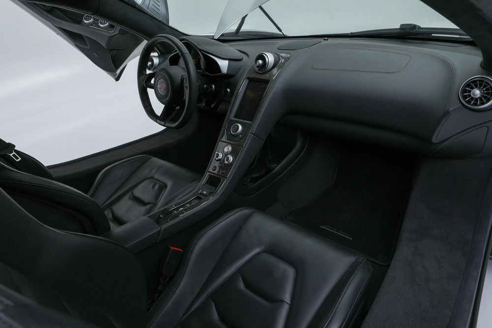 2012 McLaren MP4-12C - Image 18 of 31