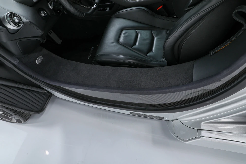 2012 McLaren MP4-12C - Image 19 of 31