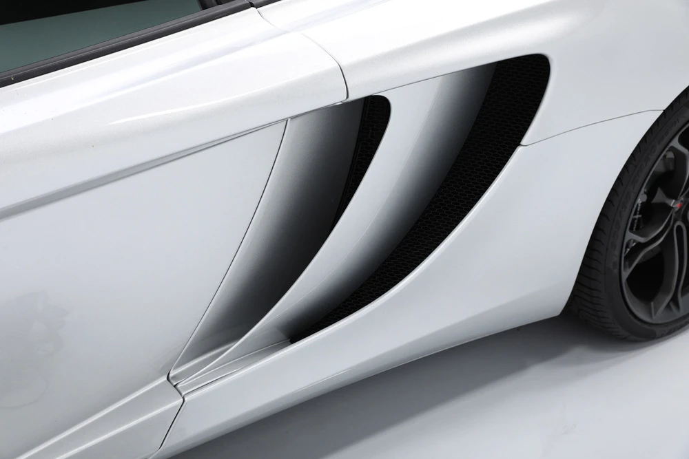 2012 McLaren MP4-12C - Image 28 of 31