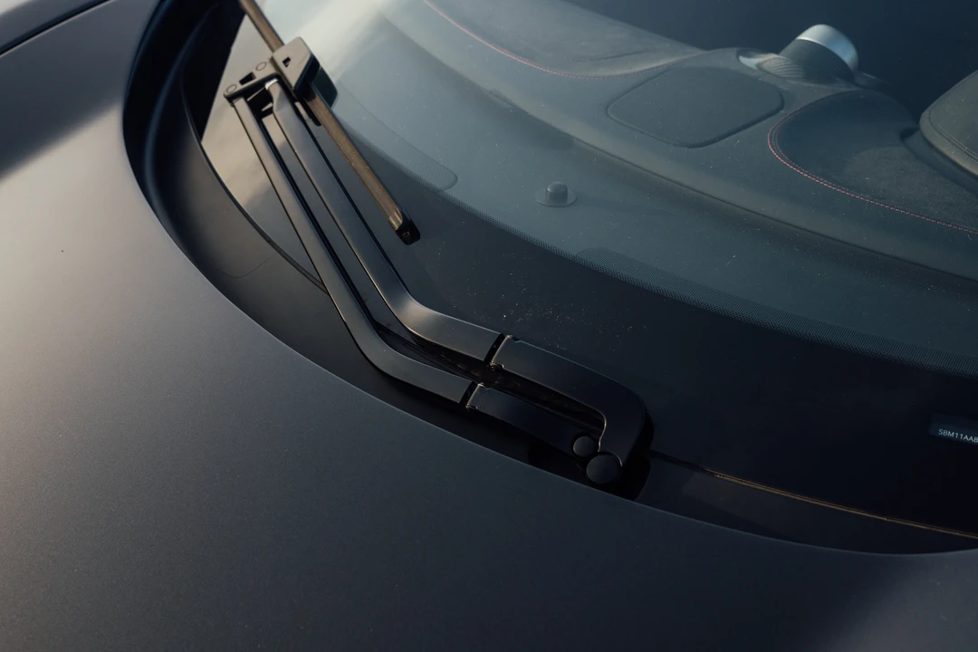 2012 McLaren MP4-12C - Image 30 of 31