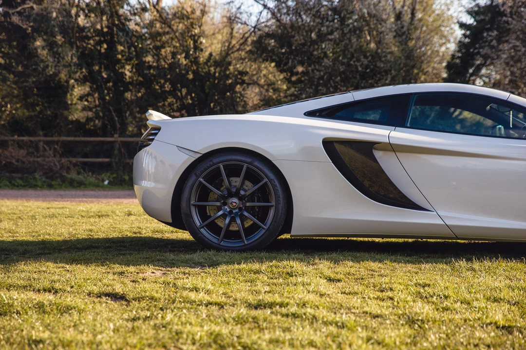 2012 McLaren MP4-12C - Image 19 of 31