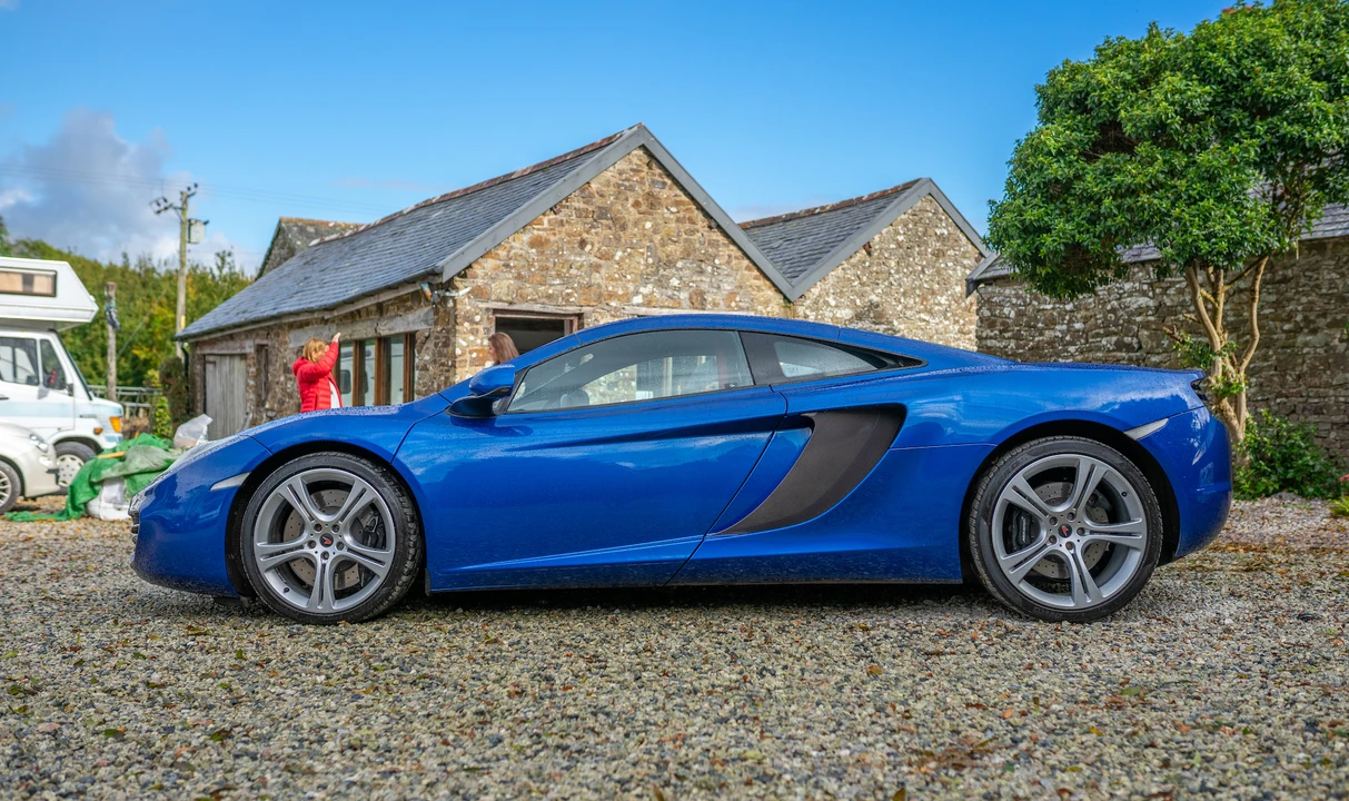 2012 McLaren MP4-12C - Image 28 of 31
