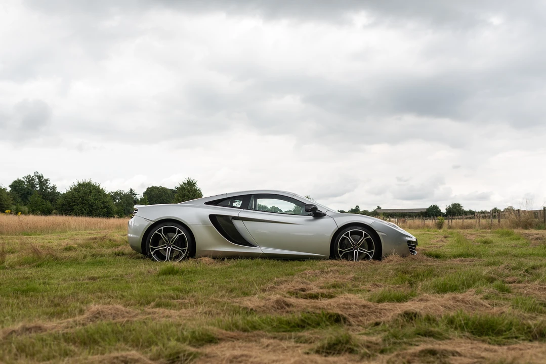 2012 McLaren MP4-12C - Image 11 of 31