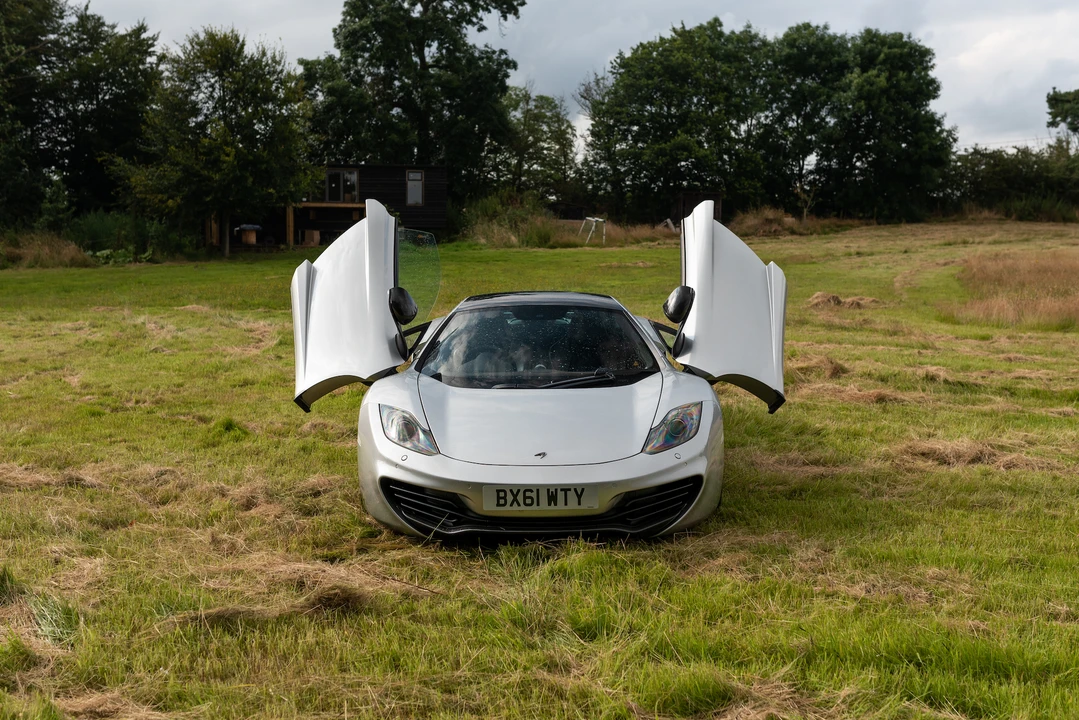 2012 McLaren MP4-12C - Image 27 of 31