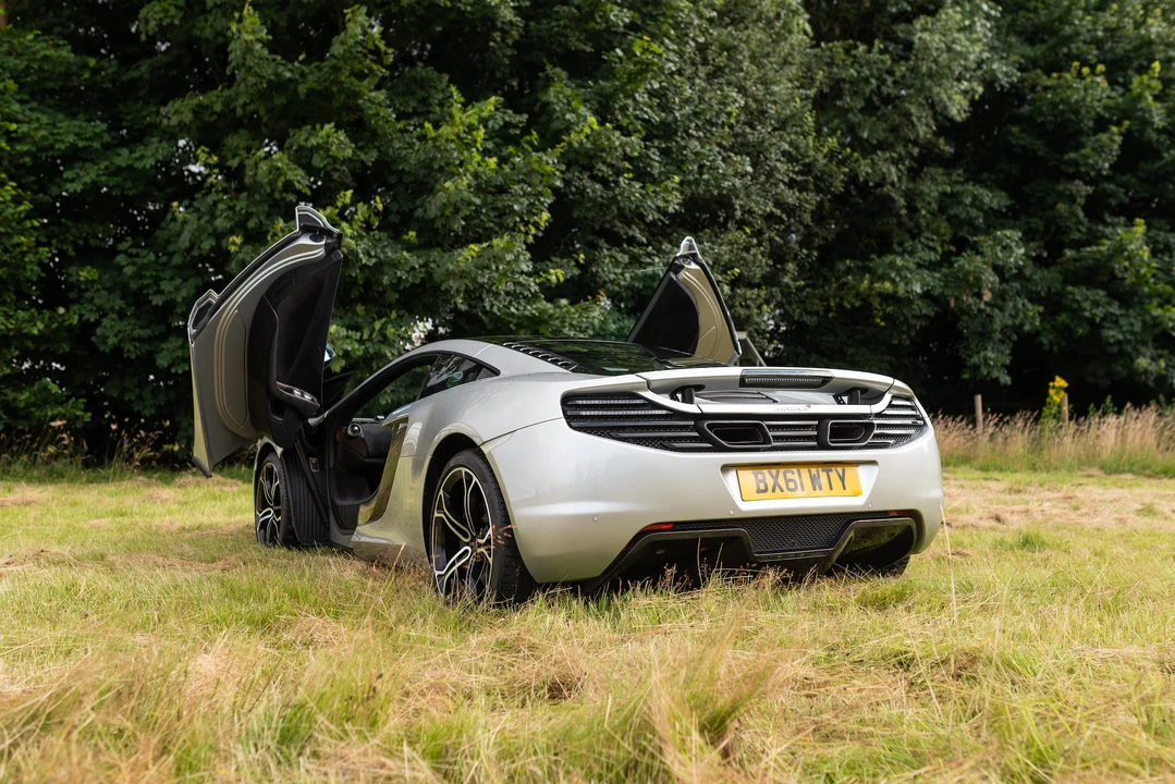 2012 McLaren MP4-12C - Image 30 of 31