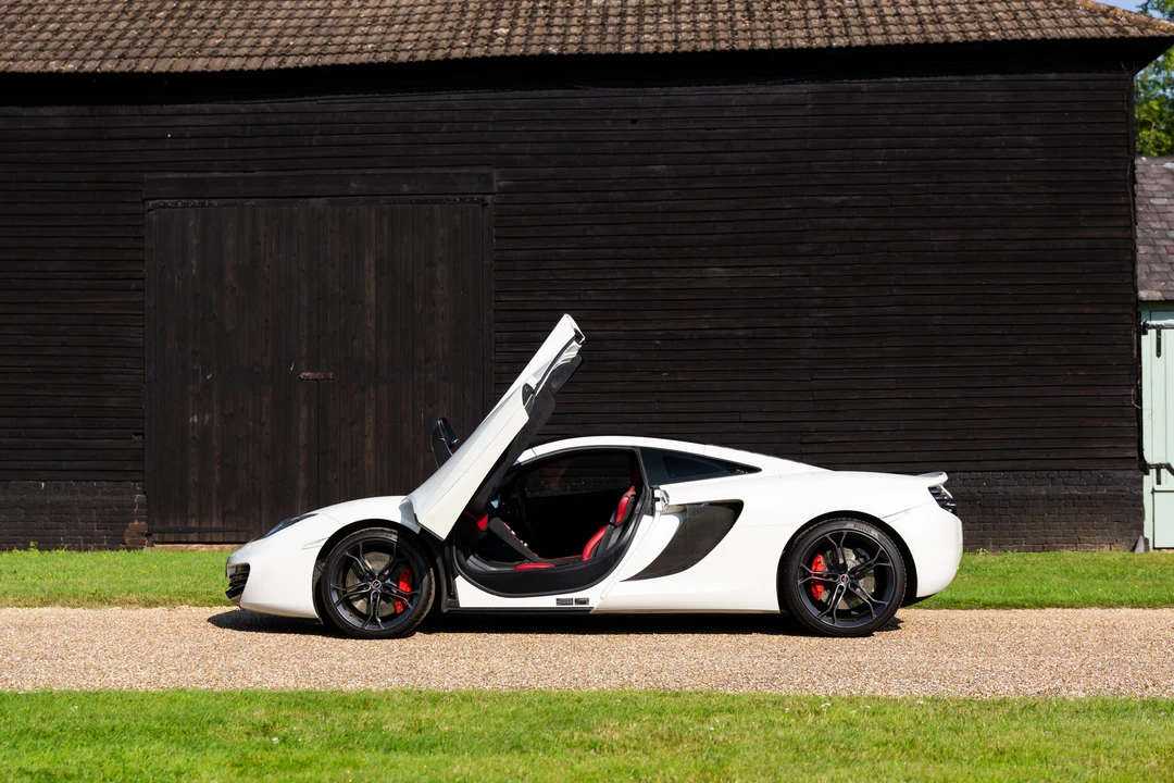 2012 McLaren MP4-12C - Image 26 of 31