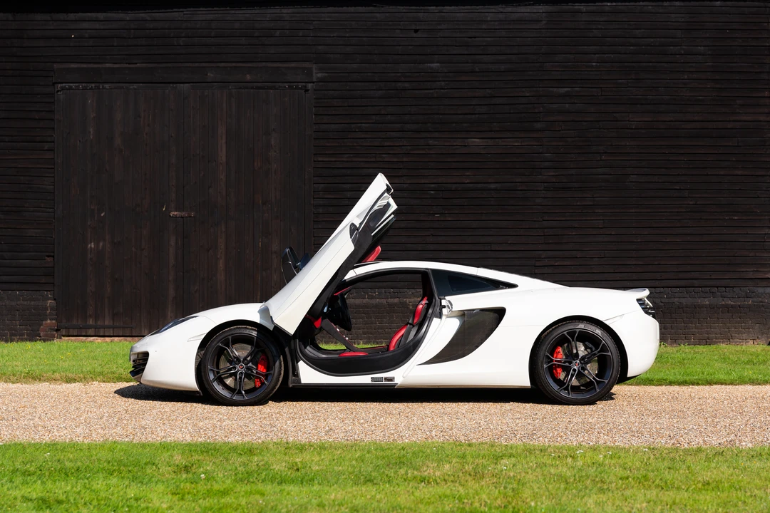 2012 McLaren MP4-12C - Image 27 of 31