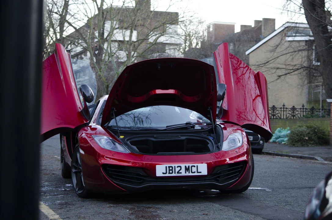 2012 McLaren MP4-12C - Image 22 of 31