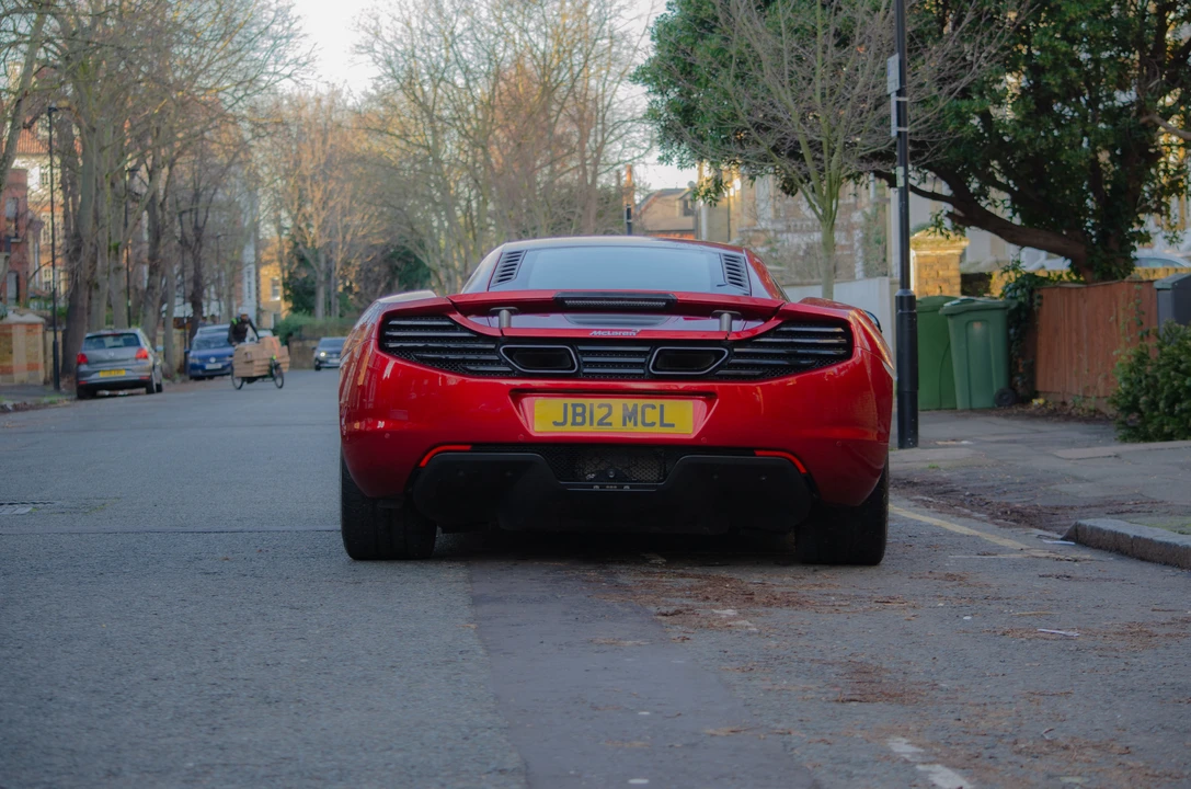 2012 McLaren MP4-12C - Image 12 of 31