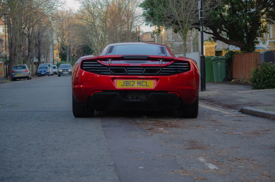 2012 McLaren MP4-12C - Image 9 of 31