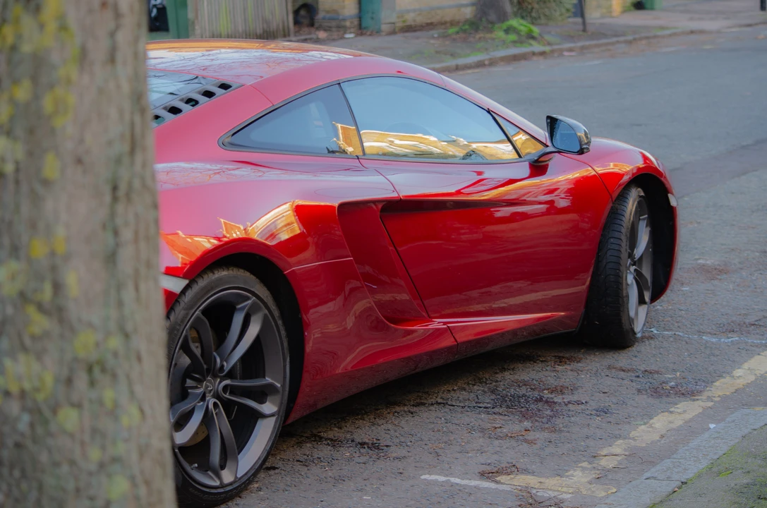 2012 McLaren MP4-12C - Image 27 of 31