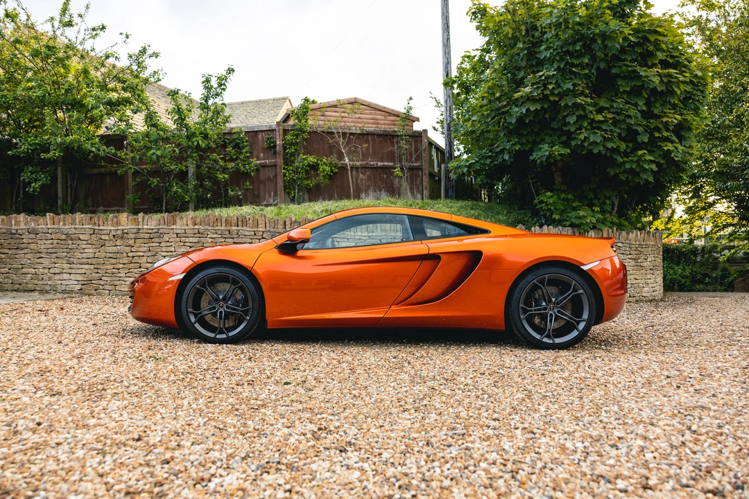 2012 McLaren MP4-12C - Image 10 of 31