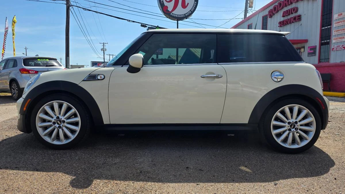 2012 Mini Mini 2nd Gen - Image 2 of 22