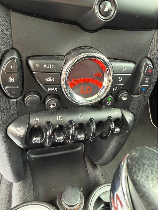 2012 Mini Clubman 1st Gen - Image 12 of 19