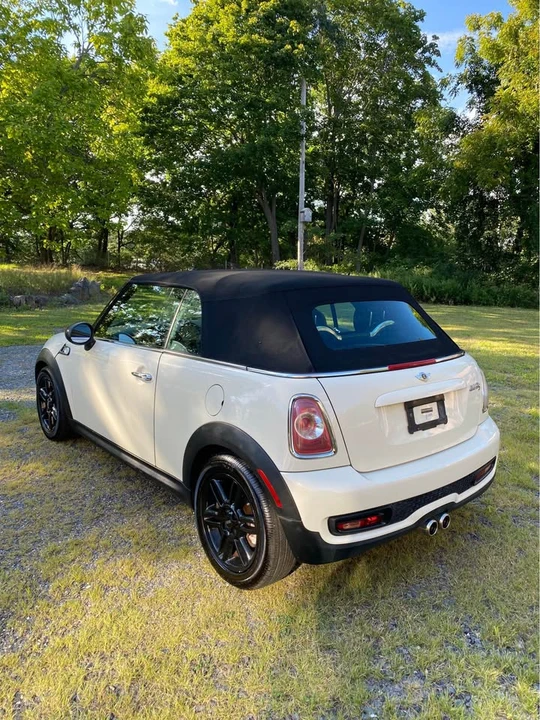 2012 Mini Mini 2nd Gen - Image 2 of 12
