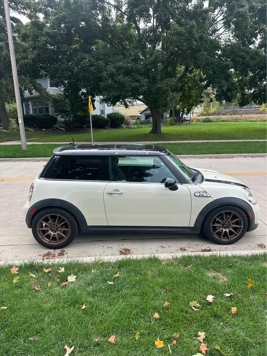2012 Mini Mini 2nd Gen - Image 3 of 6