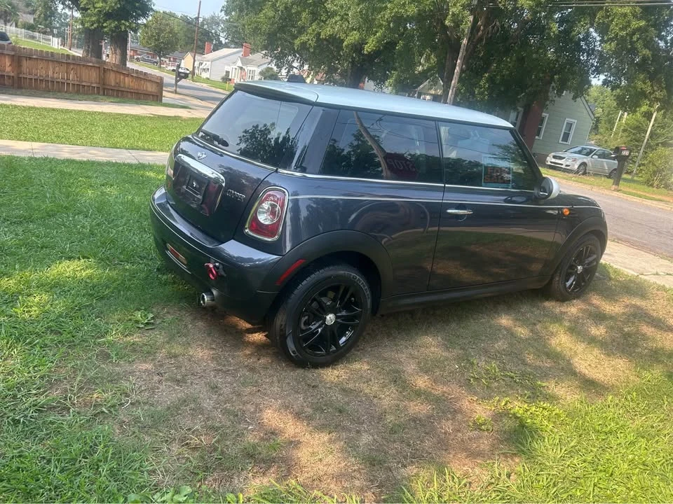 2012 Mini Mini 2nd Gen - Image 2 of 10