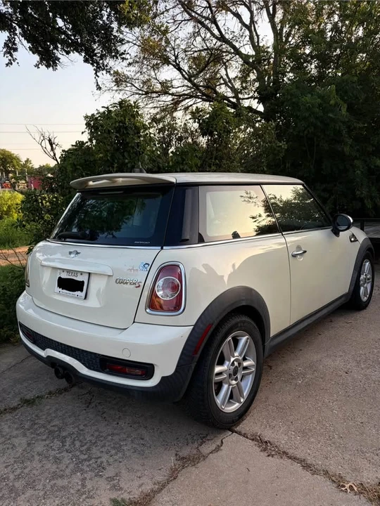 2012 Mini Mini 2nd Gen - Image 2 of 11