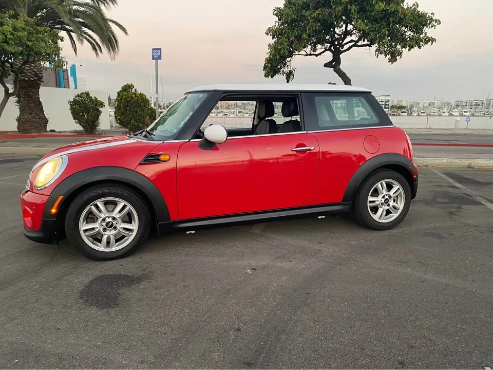 2012 Mini Mini 2nd Gen - Image 3 of 5