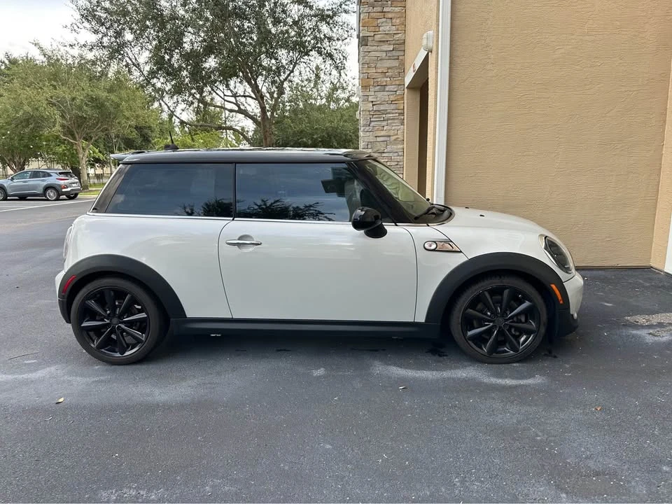 2012 Mini Mini 2nd Gen - Image 2 of 9