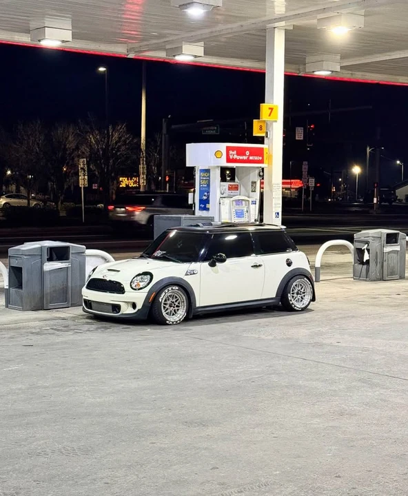 2012 Mini Mini 2nd Gen - Image 2 of 11