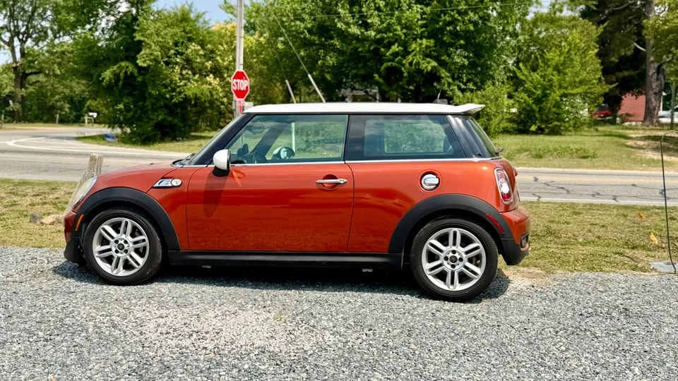 2012 Mini Mini 2nd Gen - Image 4 of 9