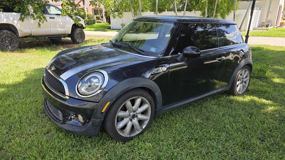 2012 Mini Mini 2nd Gen - Image 2 of 12
