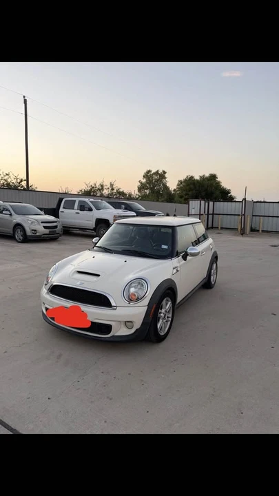 2012 Mini Mini 2nd Gen - Image 2 of 8