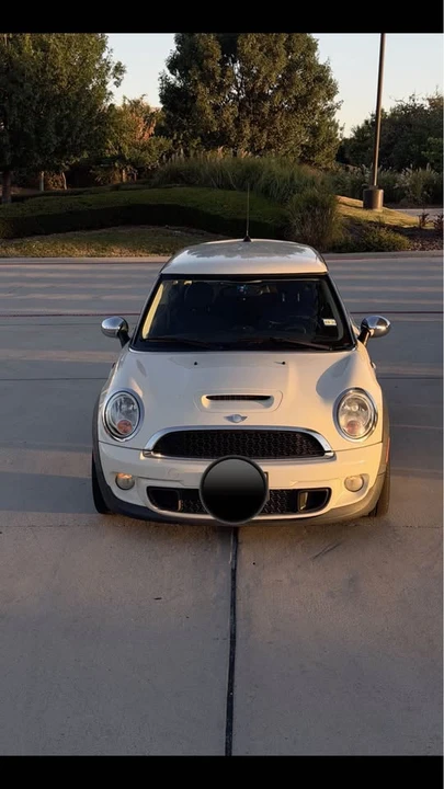 2012 Mini Mini 2nd Gen - Image 2 of 5