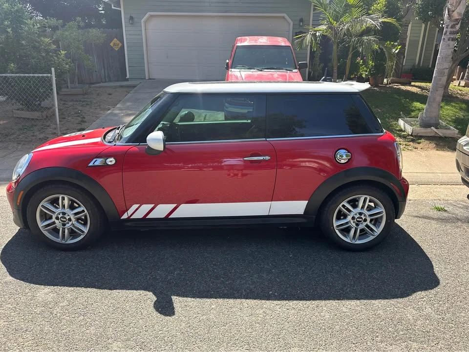 2012 Mini Mini 2nd Gen - Image 2 of 6