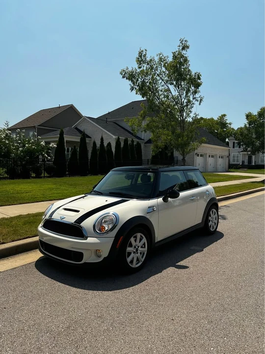 2012 Mini Mini 2nd Gen - Image 2 of 15