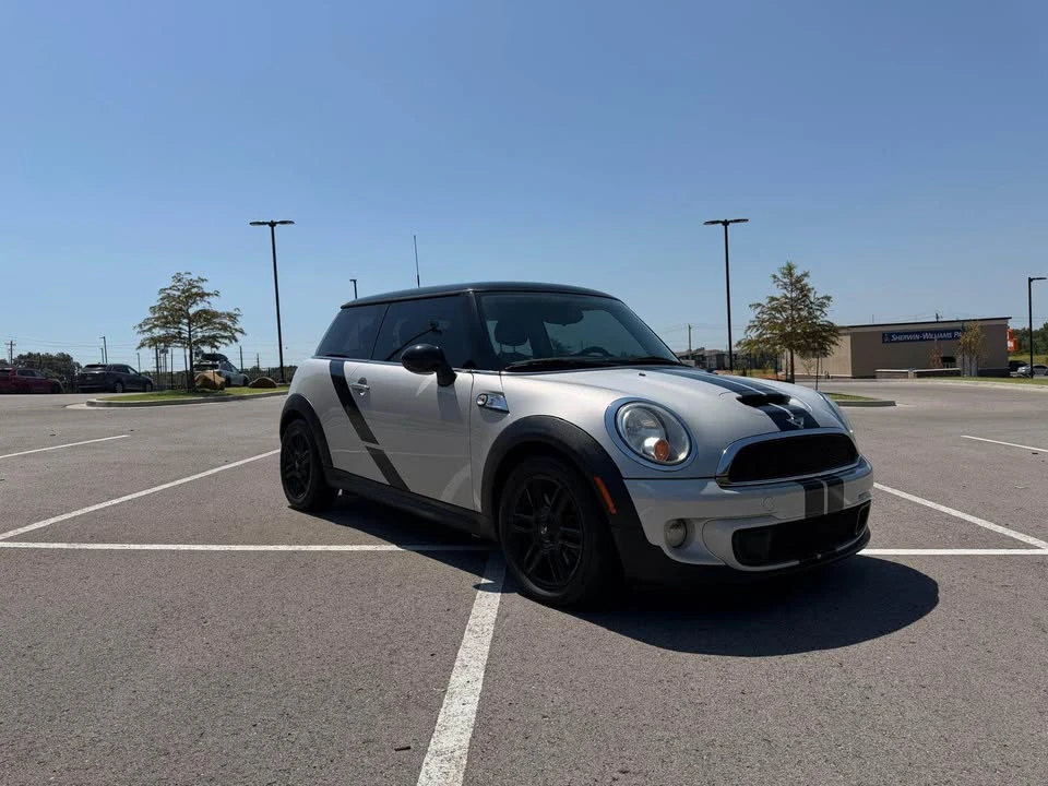 2012 Mini Mini 2nd Gen - Image 2 of 12