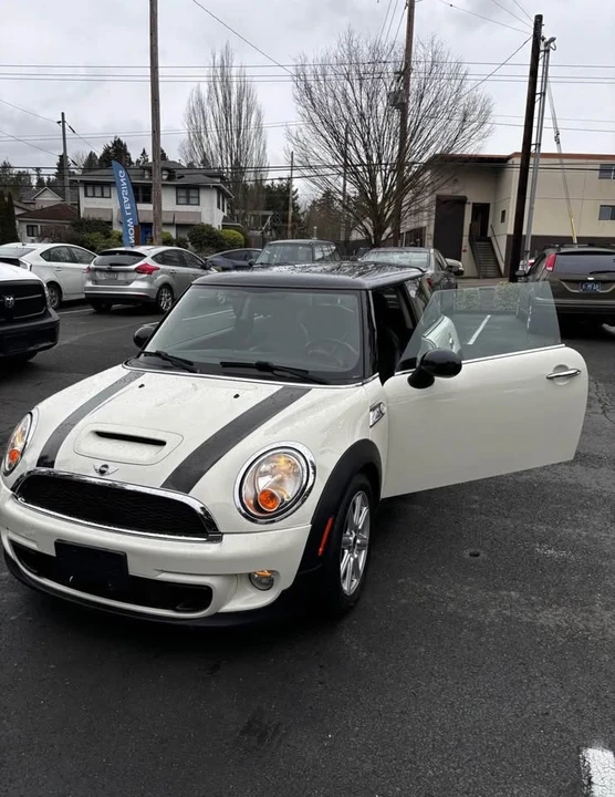 2012 Mini Mini 2nd Gen - Image 2 of 6