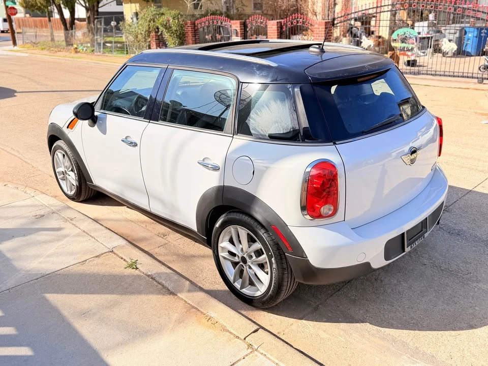 2012 Mini Mini 2nd Gen - Image 3 of 4