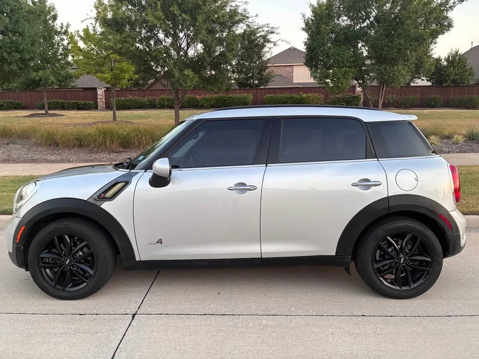 2012 Mini Mini 2nd Gen - Image 2 of 14