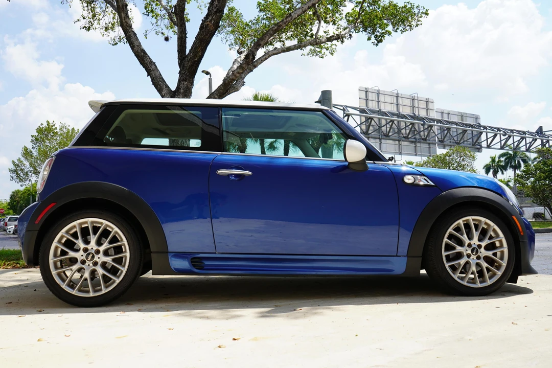 2012 Mini Mini 2nd Gen - Image 3 of 31