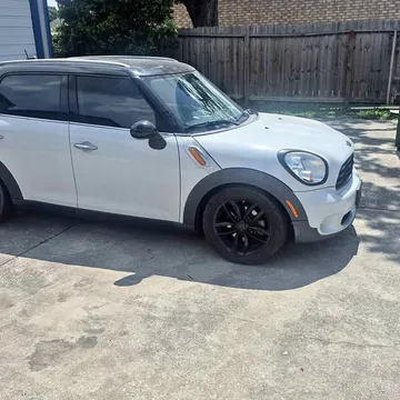 2012 MINI Countryman Classic Cooper Hatchback 4D