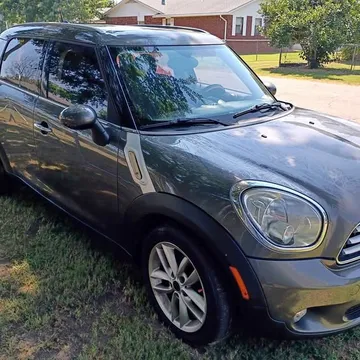 2012 MINI Countryman Classic Cooper Hatchback 4D