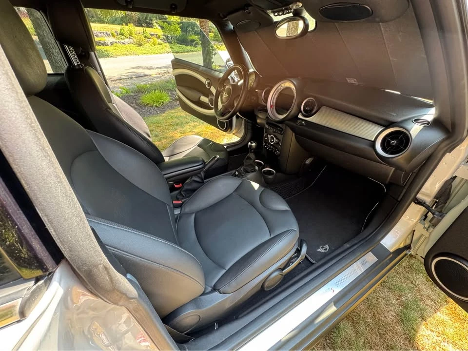 2012 Mini Coupe & Roadster - Image 11 of 14