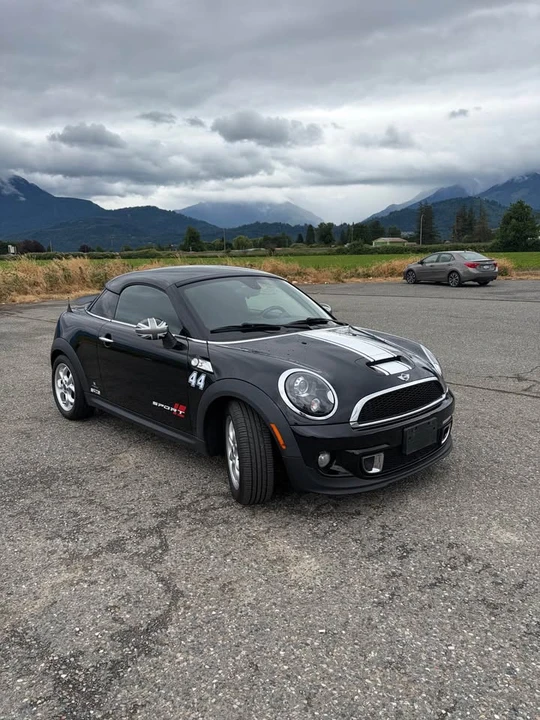 2012 Mini Mini 2nd Gen - Image 2 of 8
