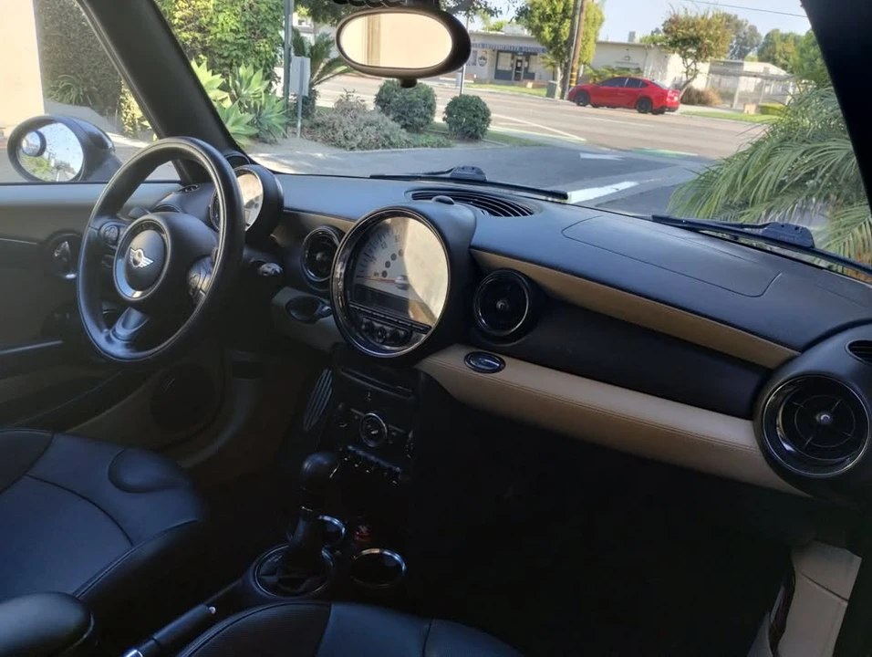 2012 Mini Clubman 1st Gen - Image 11 of 17