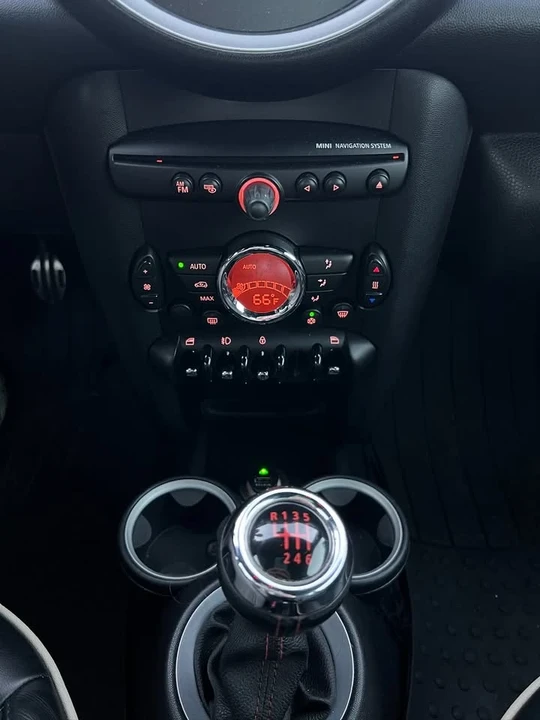2012 Mini Coupe & Roadster - Image 18 of 20