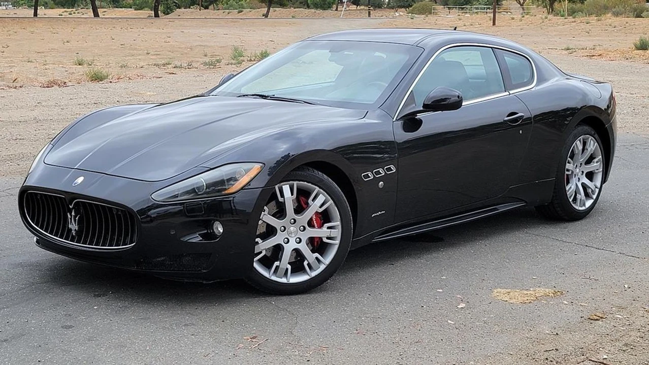 2012 Maserati GranTurismo 1st Gen - Image 2 of 31