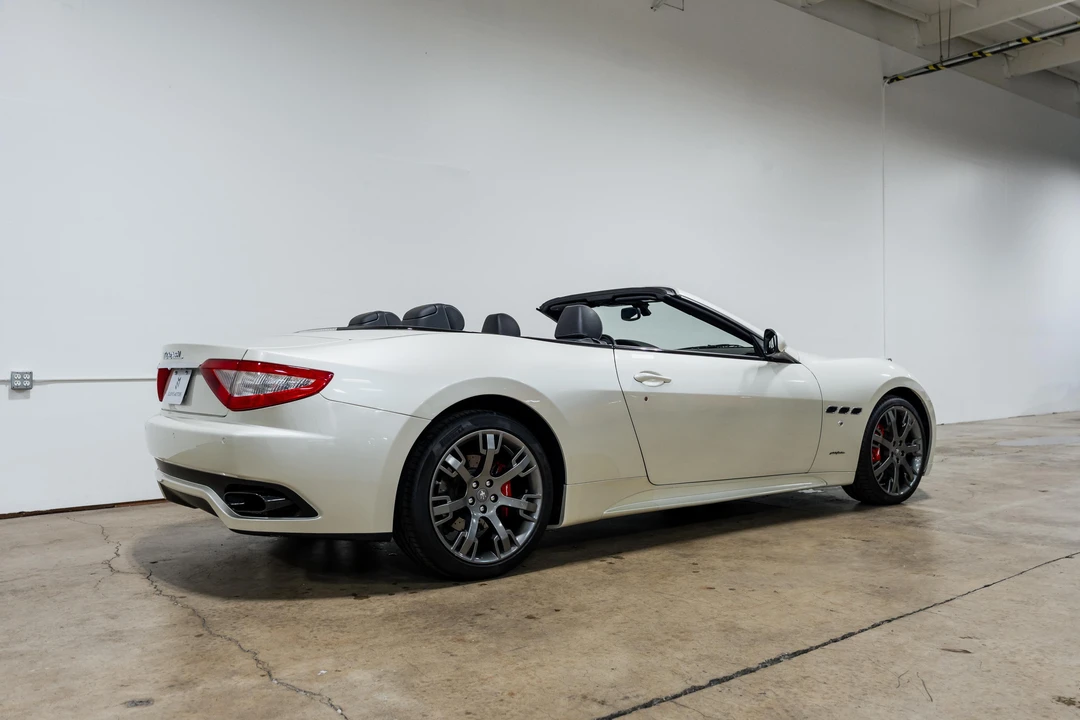 2012 Maserati GranTurismo 1st Gen - Image 15 of 31