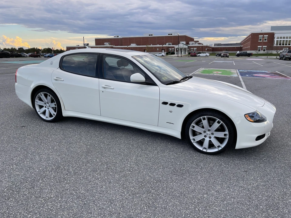 2012 Maserati Quattroporte 5th Gen - Image 16 of 31