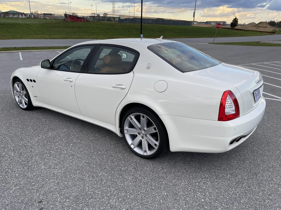 2012 Maserati Quattroporte 5th Gen - Image 10 of 31
