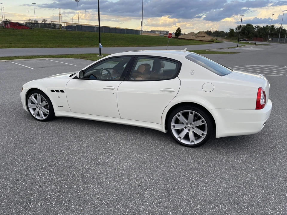 2012 Maserati Quattroporte 5th Gen - Image 9 of 31