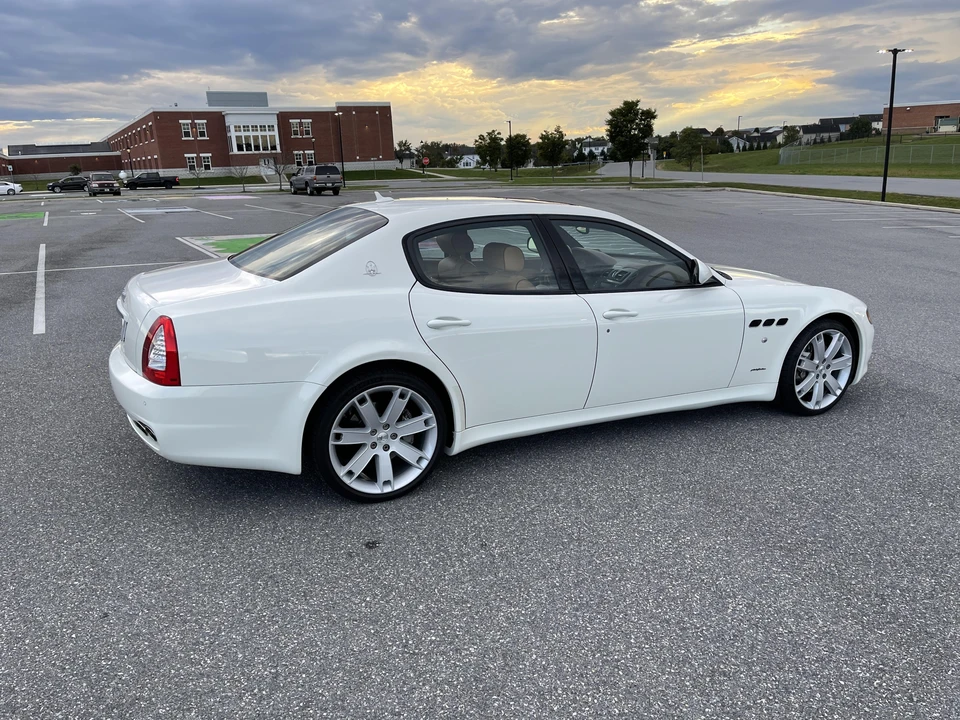2012 Maserati Quattroporte 5th Gen - Image 15 of 31