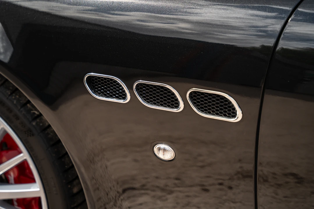 2012 Maserati Quattroporte 6th Gen - Image 22 of 31